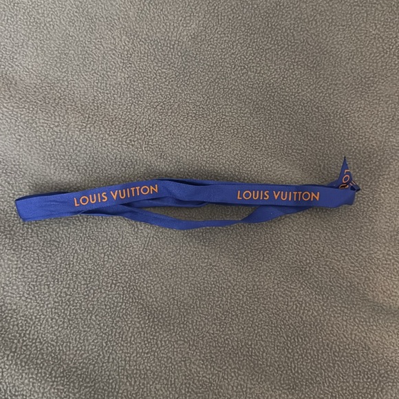 Small Louis Vuitton paper bag - Picture 7 of 7